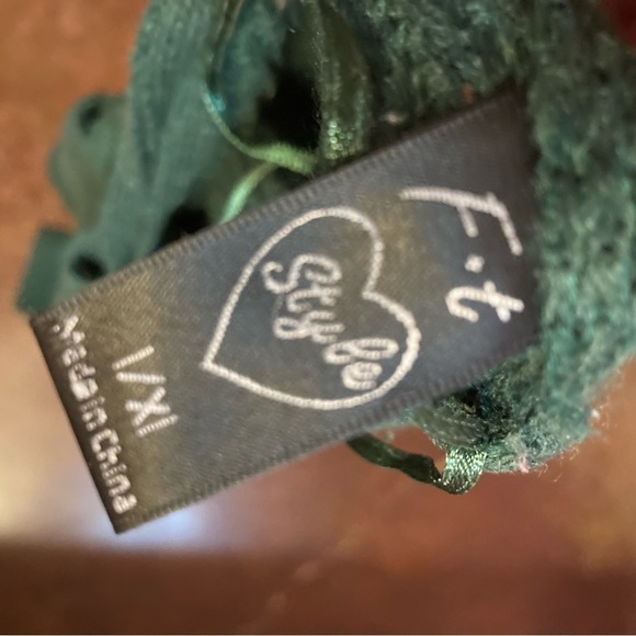 Ladies large/XL green sweater lace up/ braided back - Picture 3 of 3